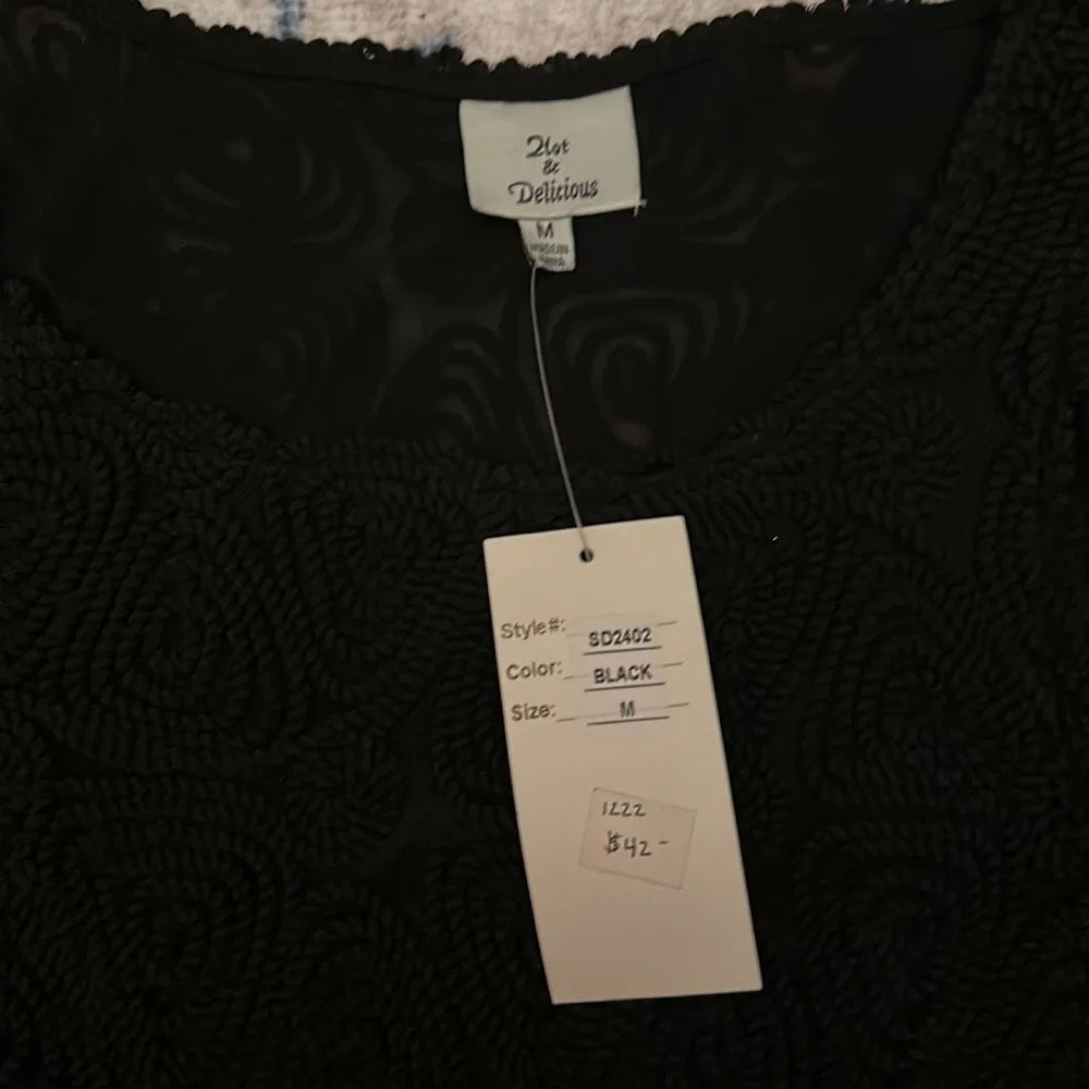 BLACK DRESS - Picture 3 of 7